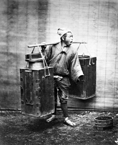 Japanse Waterdrager, ca. 1860-80 door Japanese Photographer